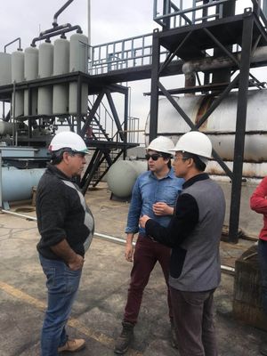 CE承認された廃棄油リサイクルプラント プラスチック油流量3-30T/Dを原油に変換