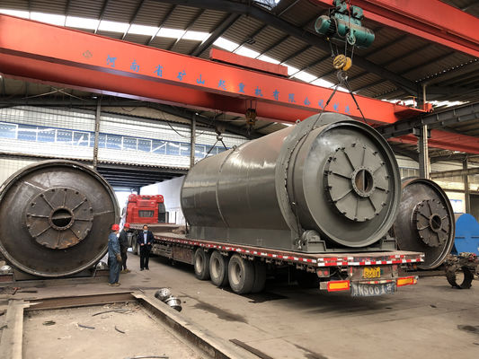 300平方メートル 面積が必要 15 TPD 廃棄タイヤ オイル 油リサイクルのためのピロリシスマシン